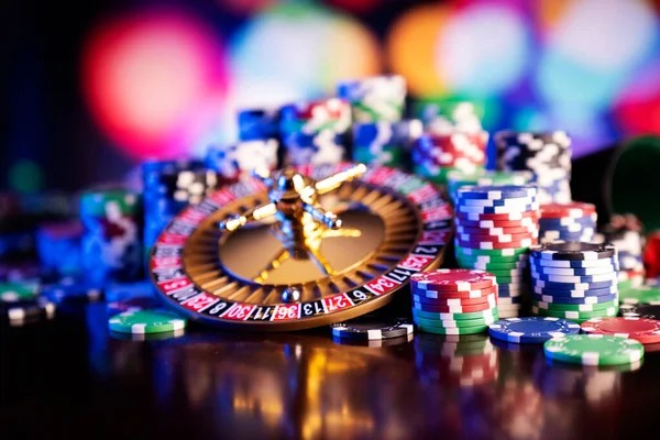 Blackjack player decision interface showing hit, stand, double down, and split options